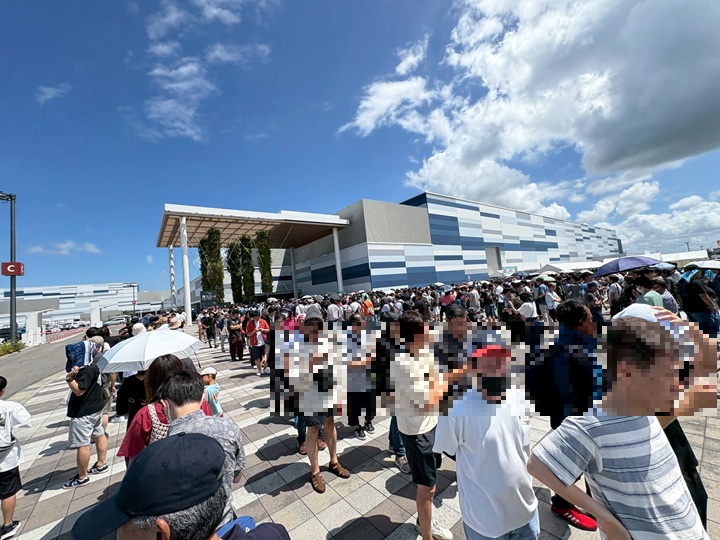 スカイエキスポの外