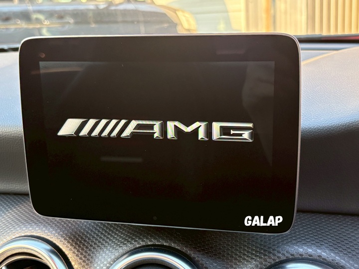 ナビ画面にAMG