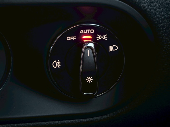 オートライトスイッチ