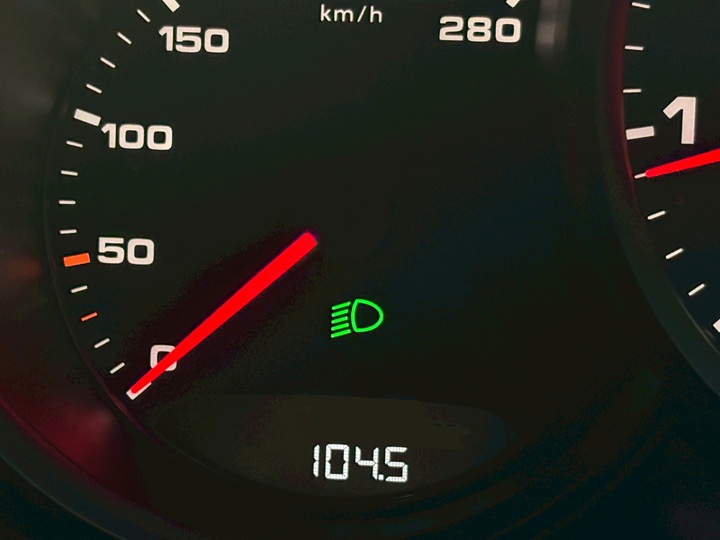 ヘッドライト点灯マーク