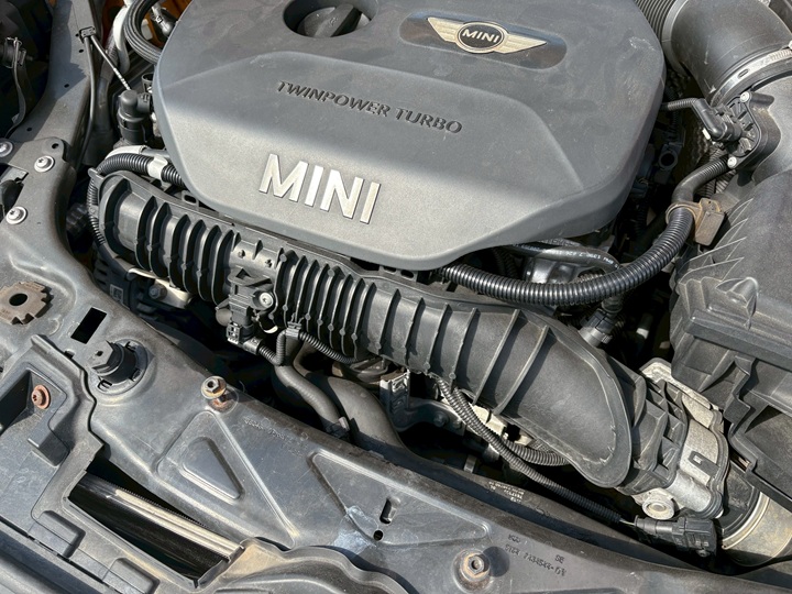 MINIエンジンルーム